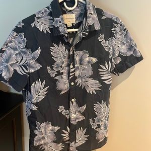 Mens American Eagle Button down-Size Small